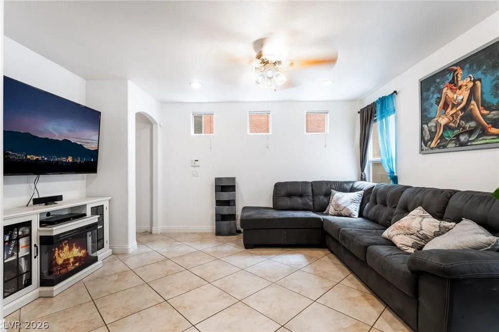 10374 Baby Bud, Las Vegas, NV 89183