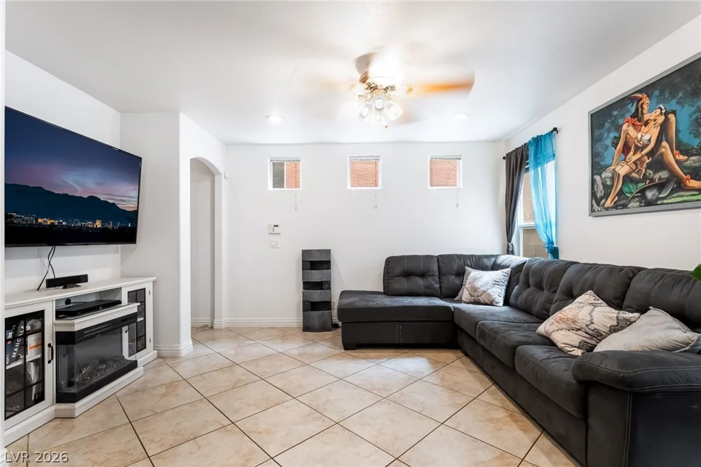 10374 Baby Bud, Las Vegas, NV 89183