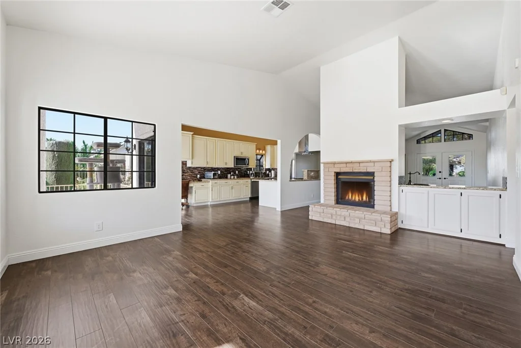 5548 Singing Hills, Las Vegas, NV 89130