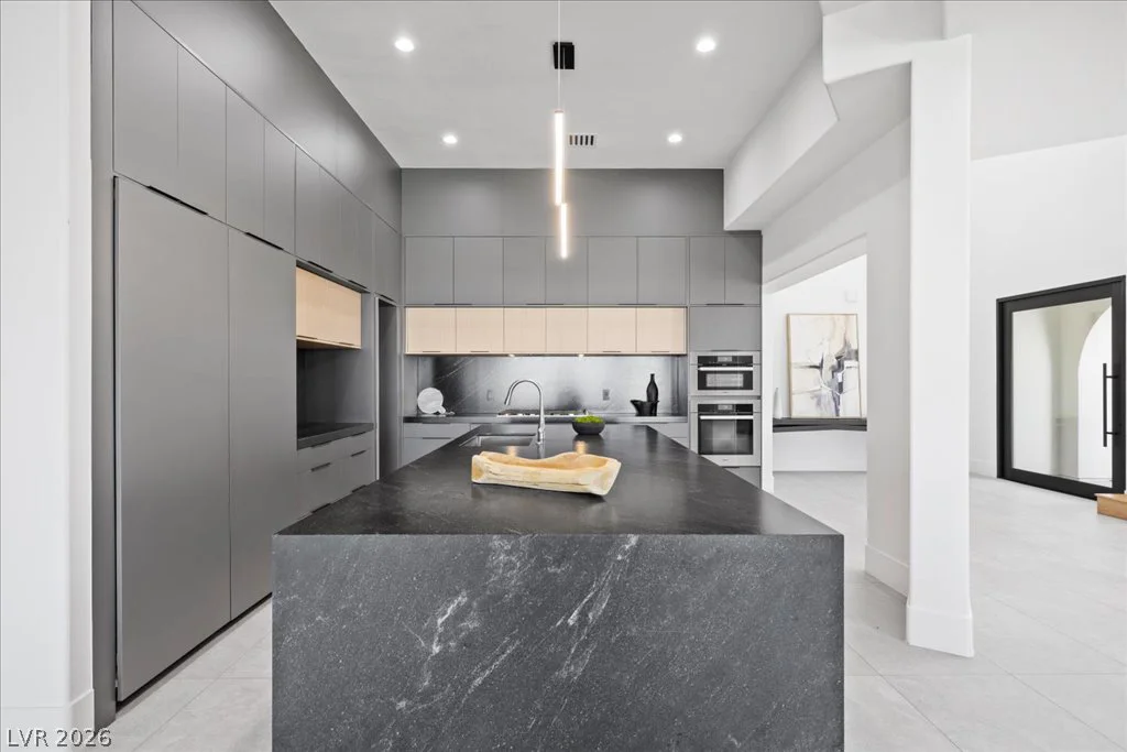 9252 Tournament Canyon, Las Vegas, NV 89144