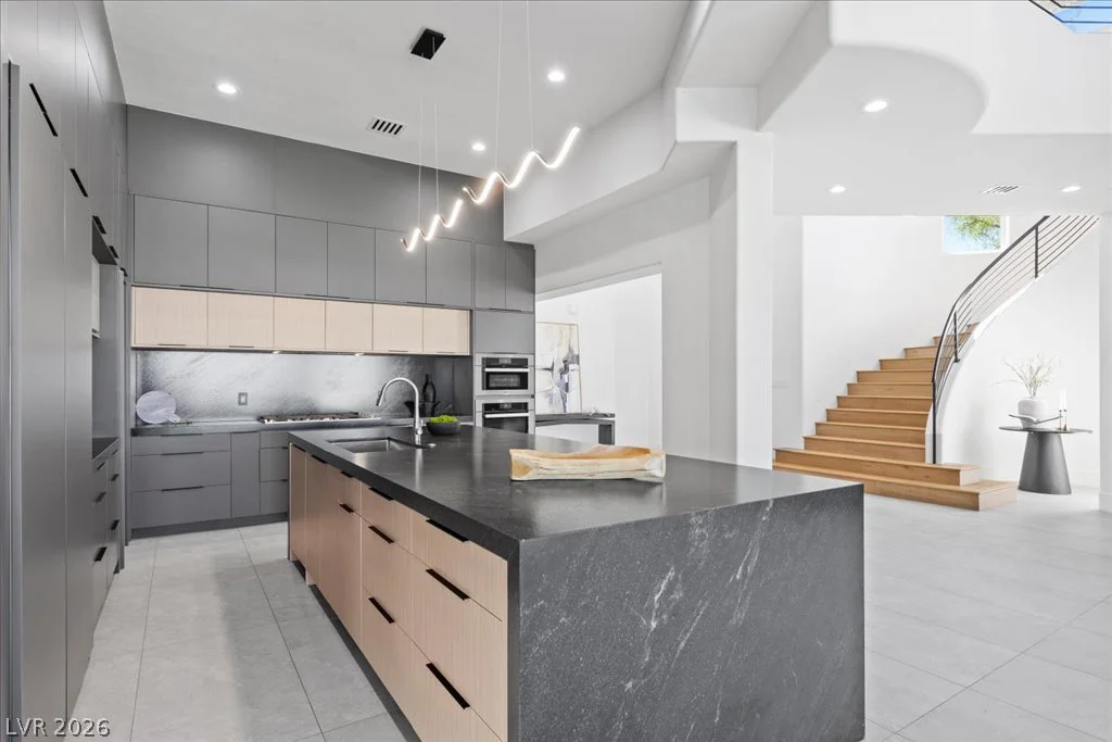 9252 Tournament Canyon, Las Vegas, NV 89144