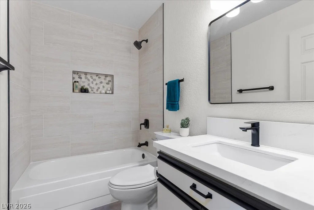 7058 Big Springs, Las Vegas, NV 89113