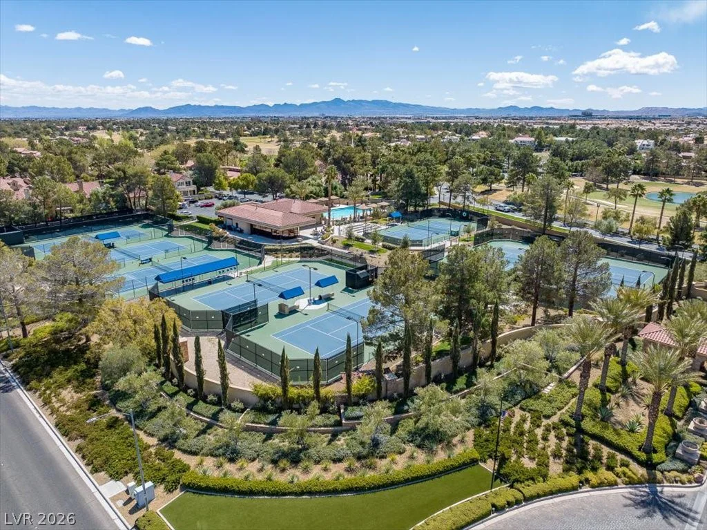 7058 Big Springs, Las Vegas, NV 89113