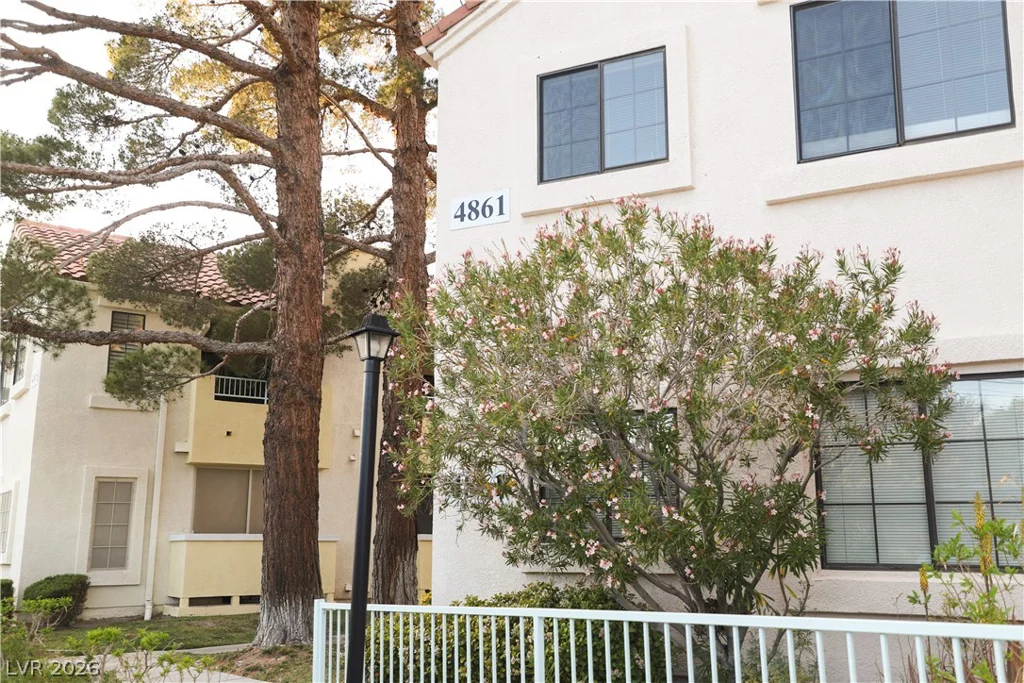 4861 Torrey Pines, Las Vegas, NV 89103