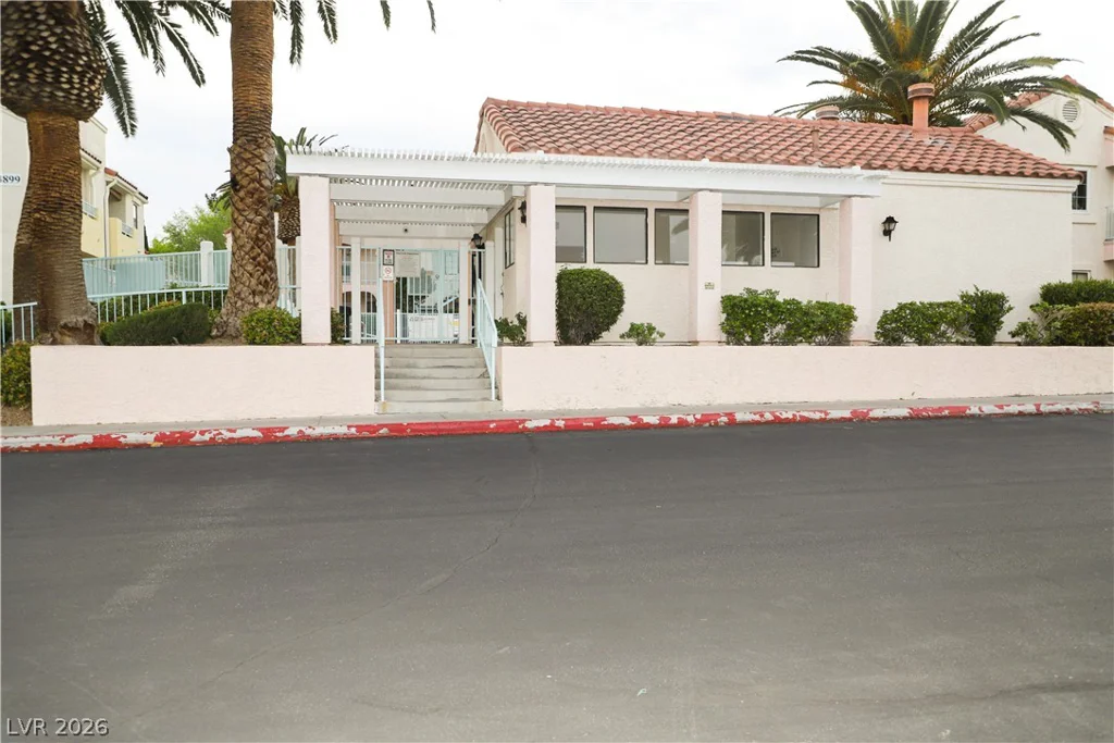 4861 Torrey Pines, Las Vegas, NV 89103