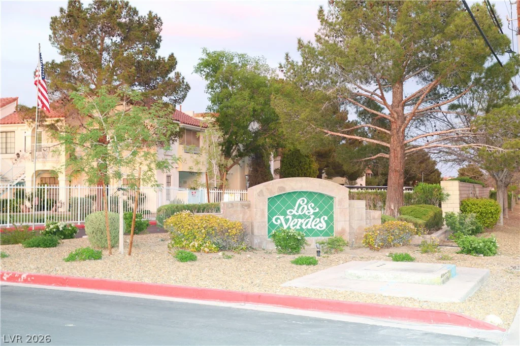 4861 Torrey Pines, Las Vegas, NV 89103