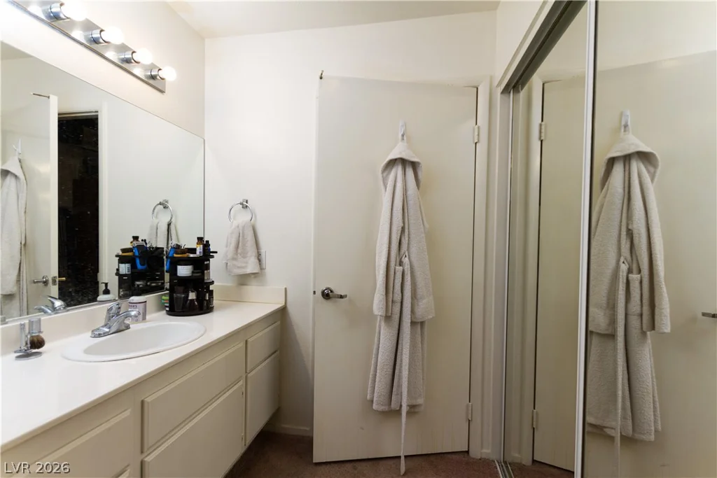 4861 Torrey Pines, Las Vegas, NV 89103