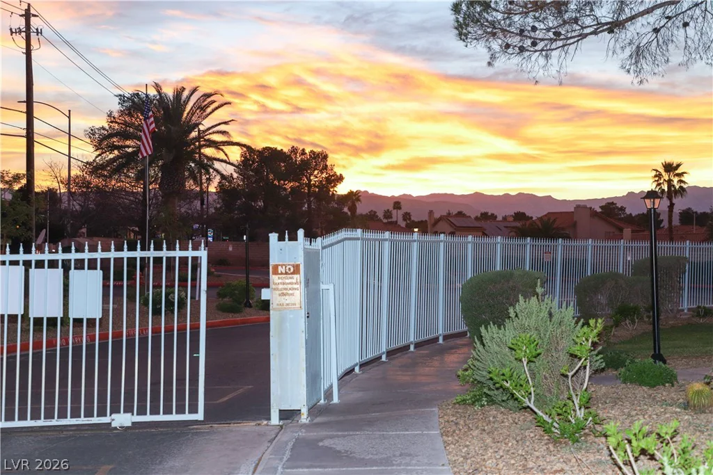 4861 Torrey Pines, Las Vegas, NV 89103