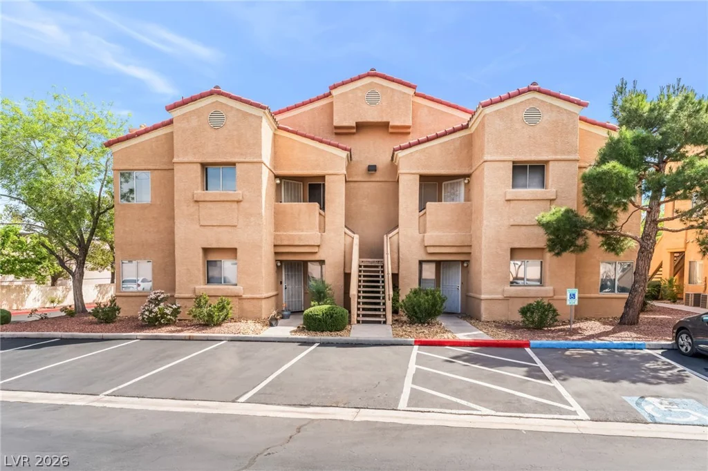 900 Heavenly Hills, Las Vegas, NV 89145