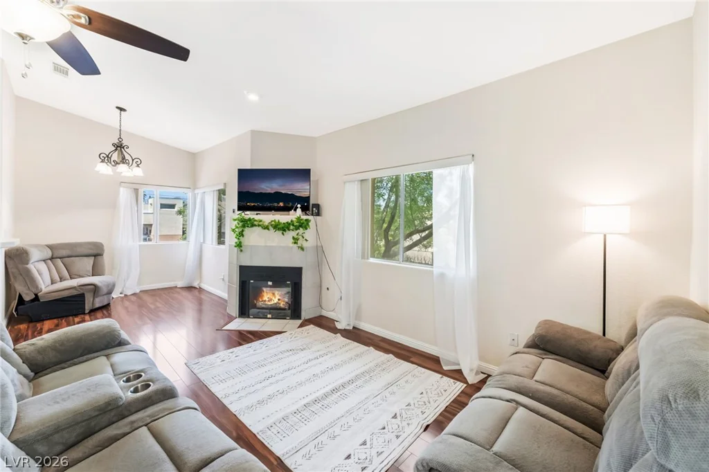 900 Heavenly Hills, Las Vegas, NV 89145
