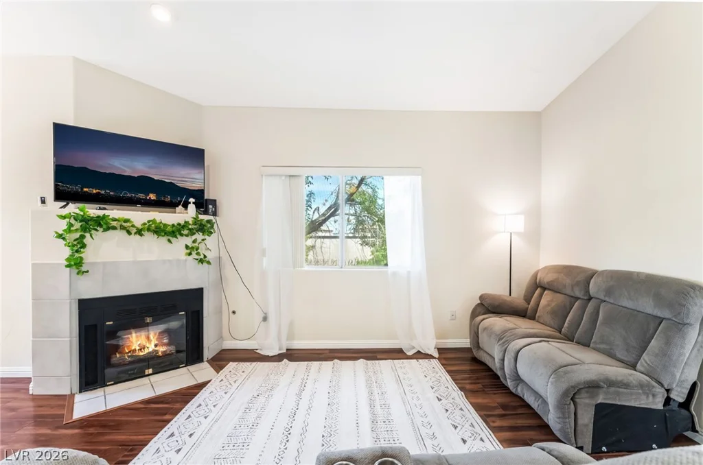 900 Heavenly Hills, Las Vegas, NV 89145