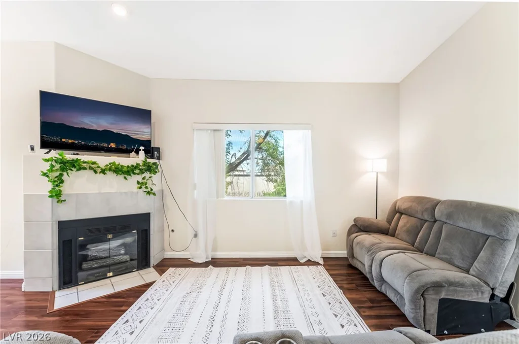 900 Heavenly Hills, Las Vegas, NV 89145