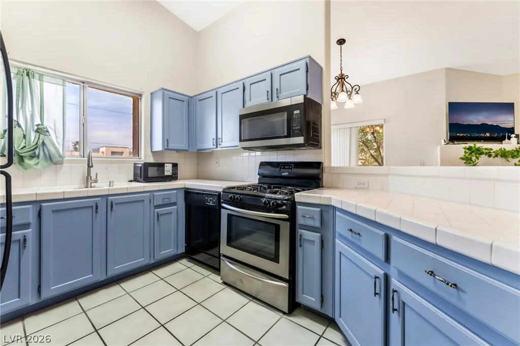 900 Heavenly Hills, Las Vegas, NV 89145