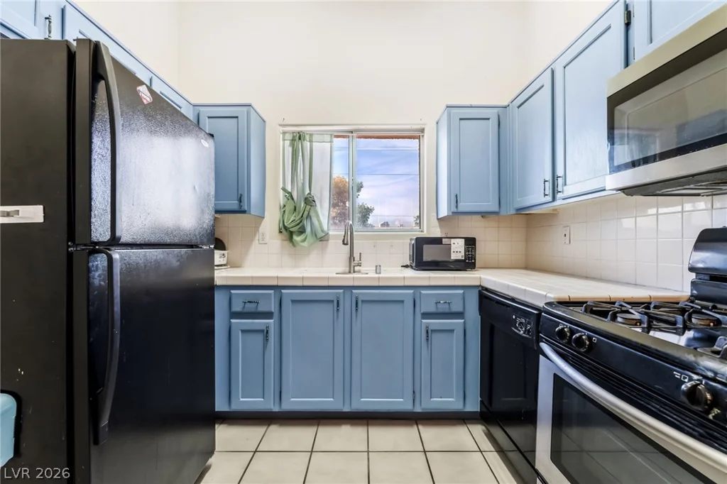 900 Heavenly Hills, Las Vegas, NV 89145