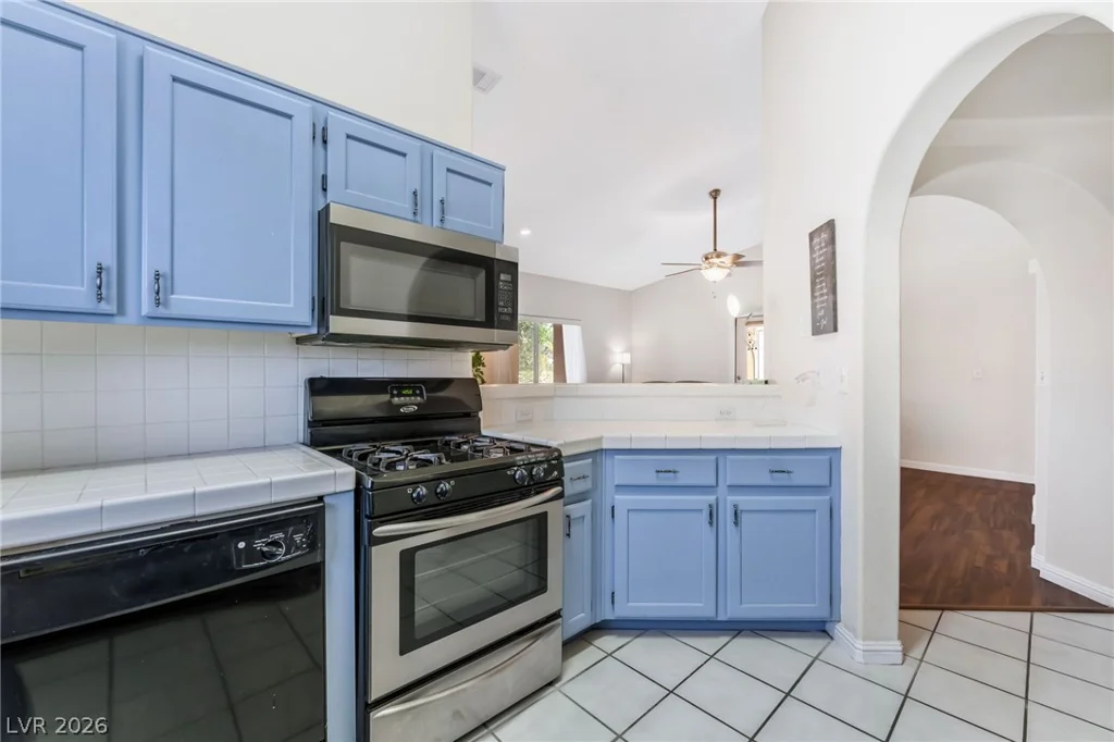 900 Heavenly Hills, Las Vegas, NV 89145