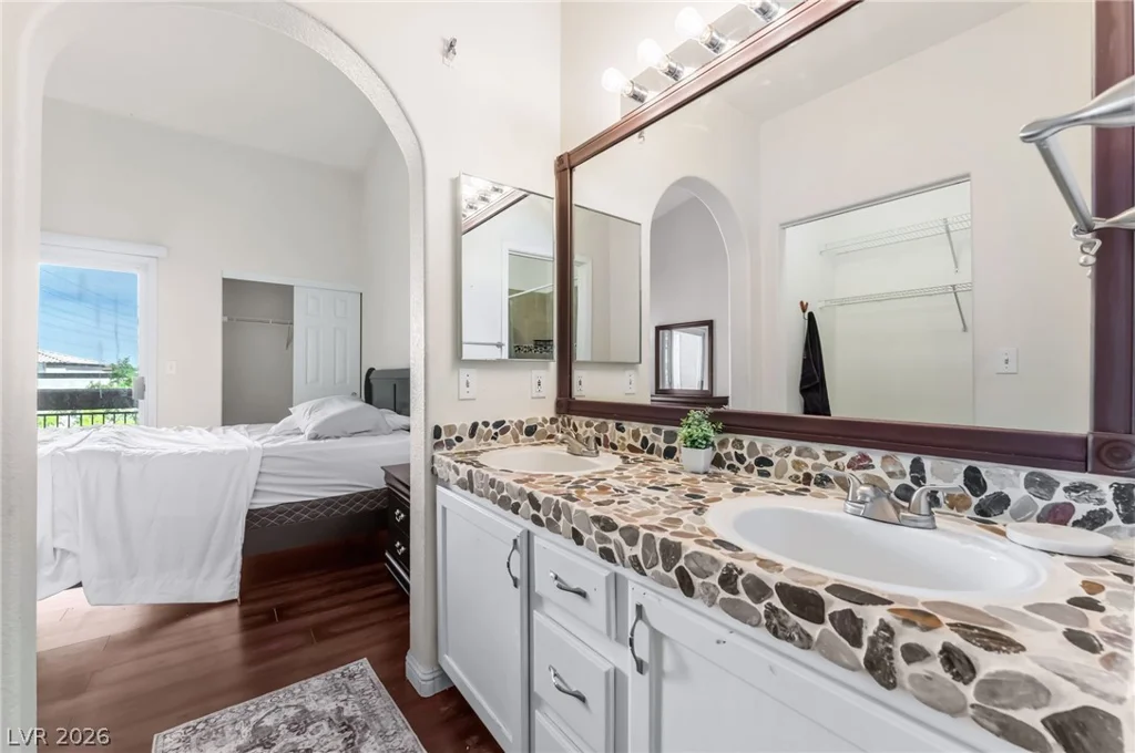 900 Heavenly Hills, Las Vegas, NV 89145