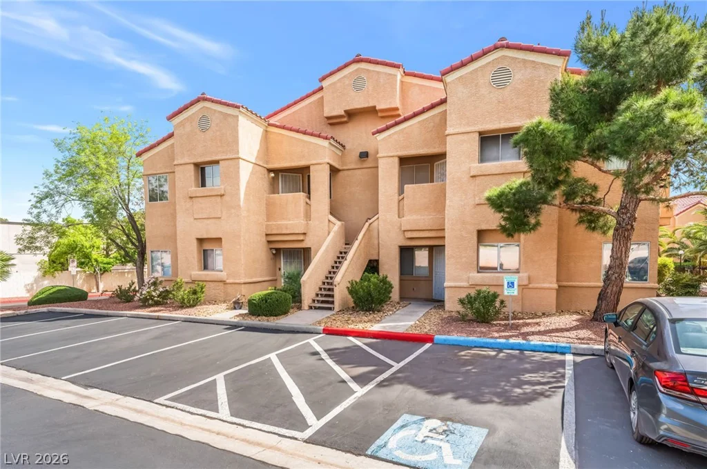 900 Heavenly Hills, Las Vegas, NV 89145