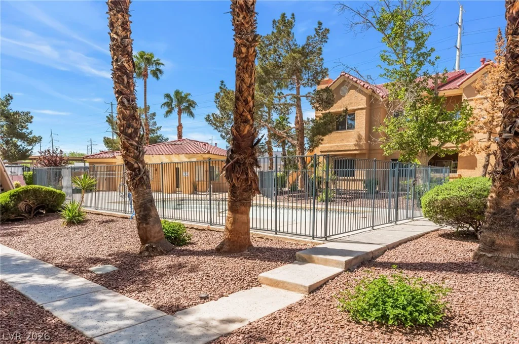 900 Heavenly Hills, Las Vegas, NV 89145