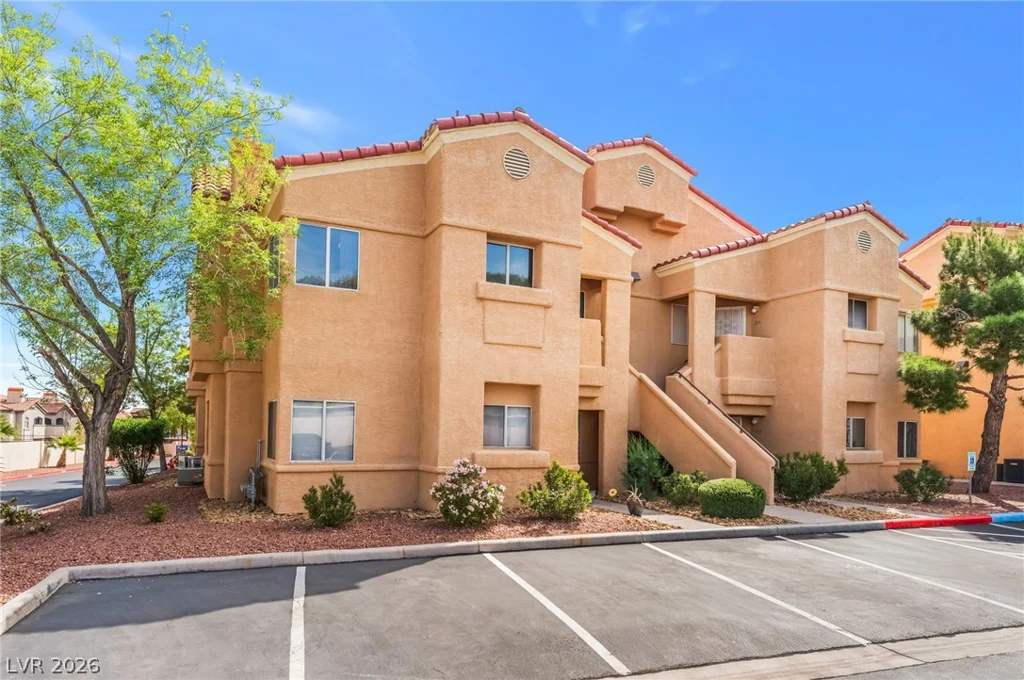 900 Heavenly Hills, Las Vegas, NV 89145
