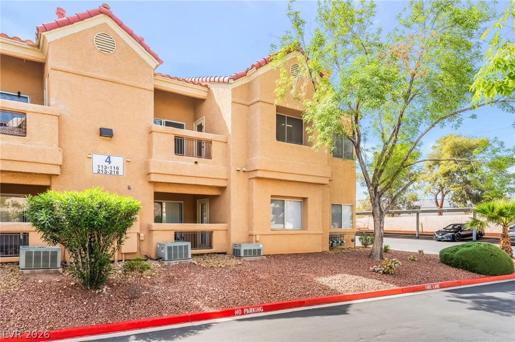 900 Heavenly Hills, Las Vegas, NV 89145