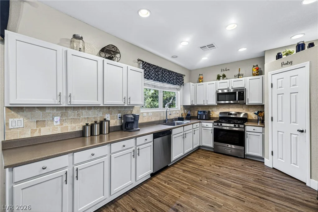 8796 Salvestrin Point, Las Vegas, NV 89148