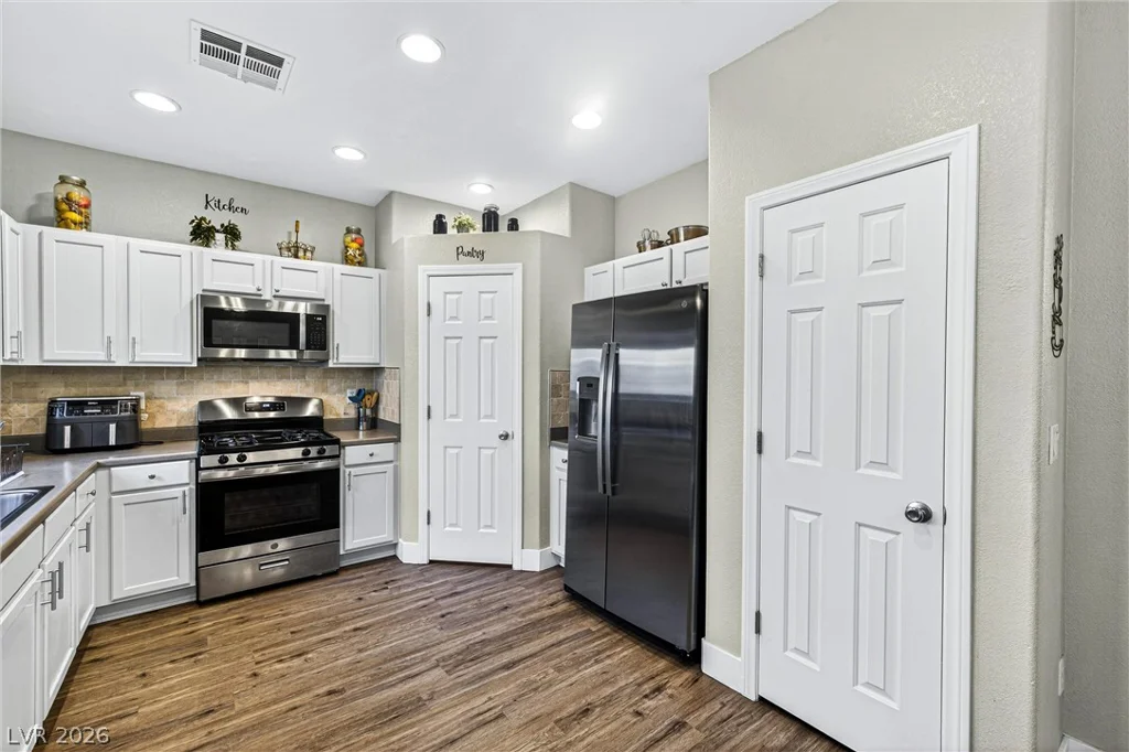8796 Salvestrin Point, Las Vegas, NV 89148