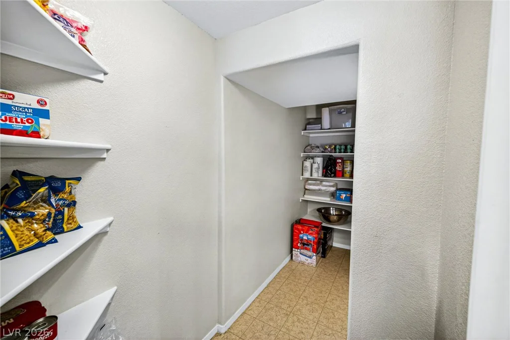 8796 Salvestrin Point, Las Vegas, NV 89148
