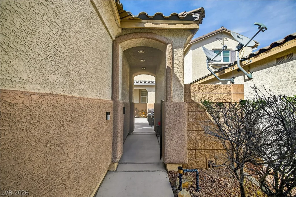 8796 Salvestrin Point, Las Vegas, NV 89148
