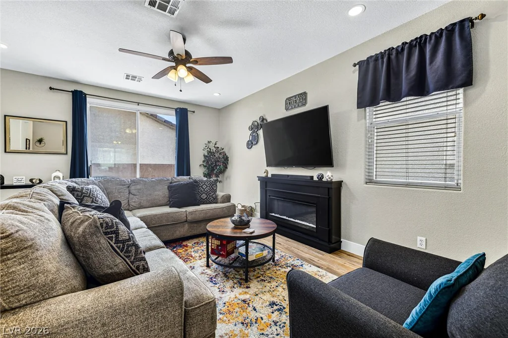 8796 Salvestrin Point, Las Vegas, NV 89148