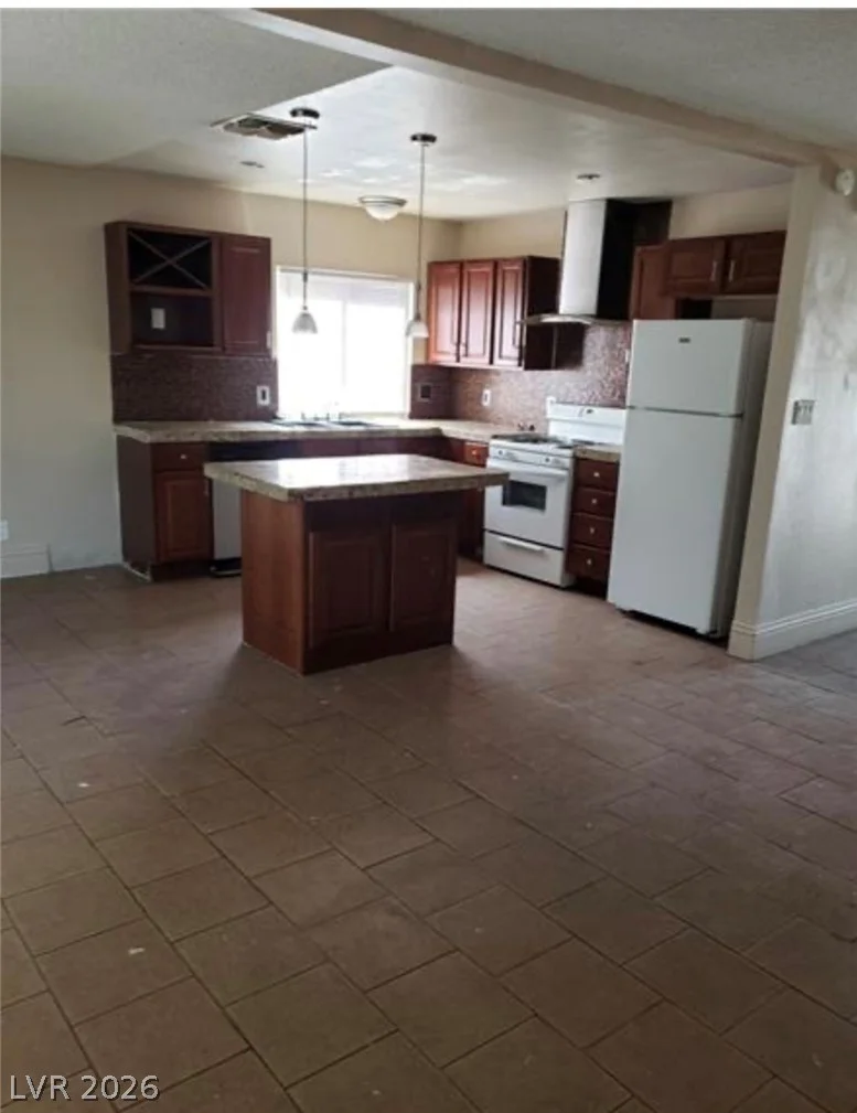 3908 Montebello, Las Vegas, NV 89110