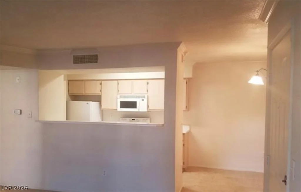 8101 Flamingo, Las Vegas, NV 89147