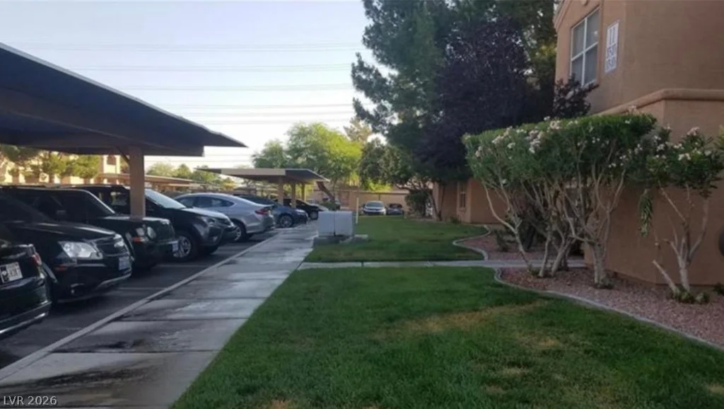 8101 Flamingo, Las Vegas, NV 89147