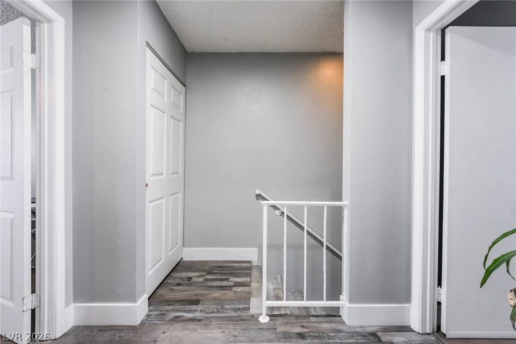 2004 Winwood, Las Vegas, NV 89108