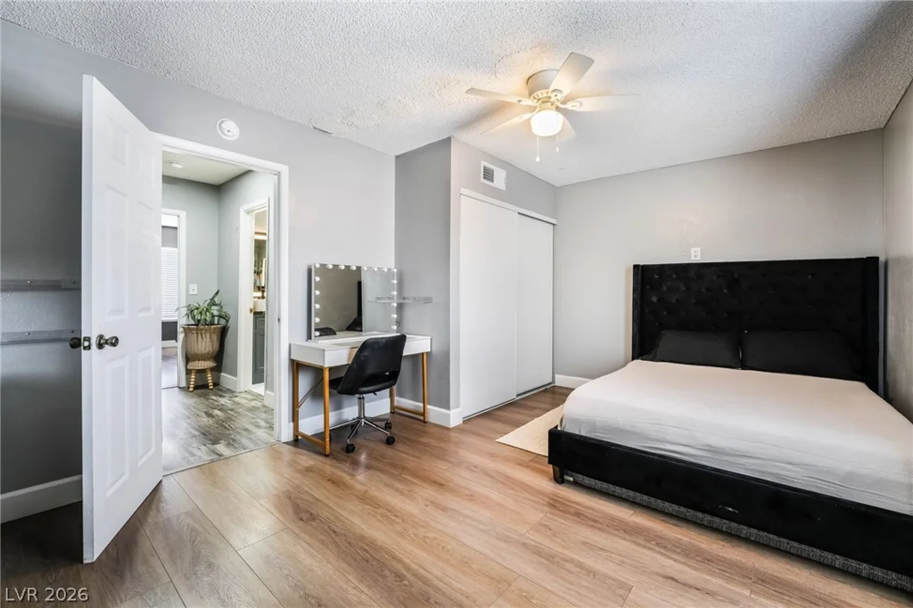 2004 Winwood, Las Vegas, NV 89108
