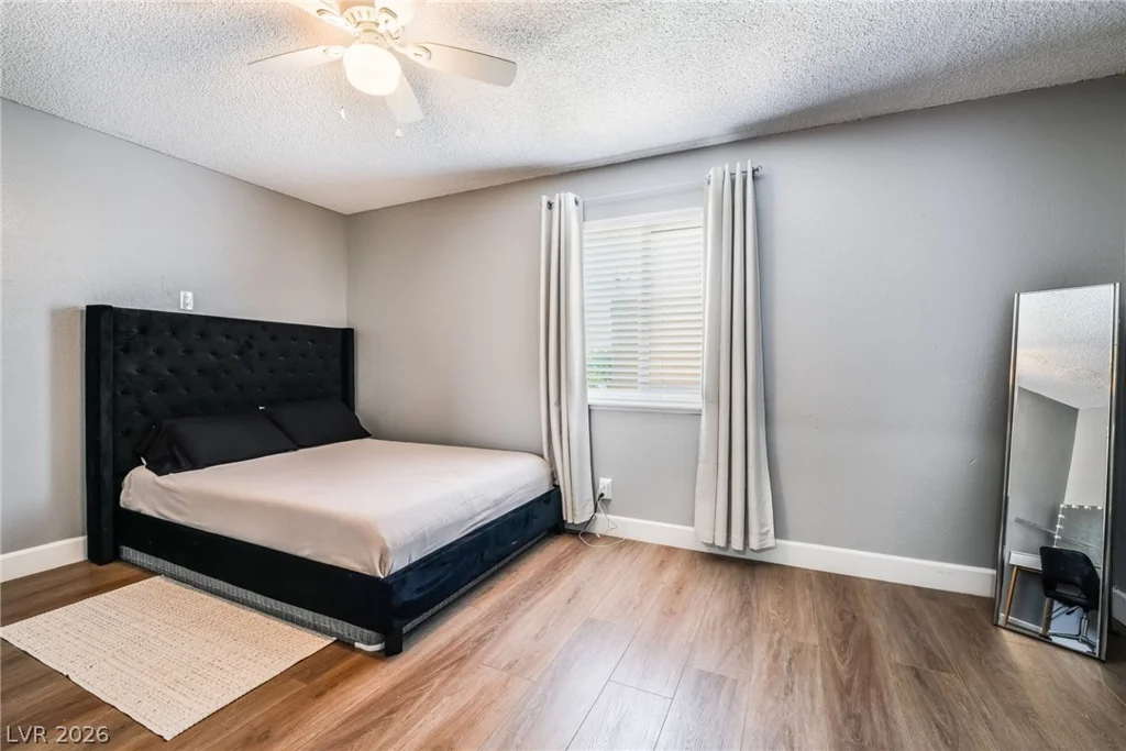 2004 Winwood, Las Vegas, NV 89108