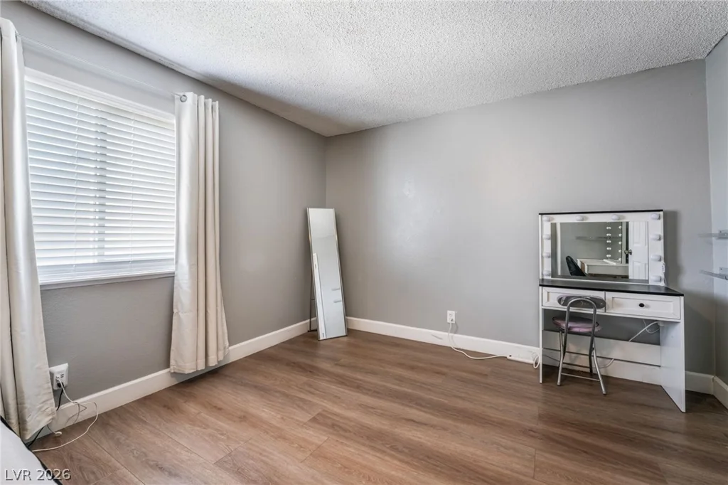 2004 Winwood, Las Vegas, NV 89108
