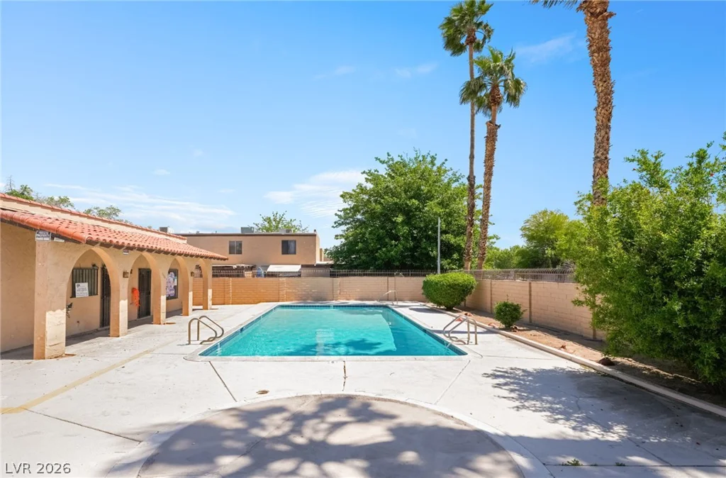 2004 Winwood, Las Vegas, NV 89108