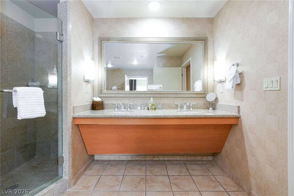211 Flamingo, Las Vegas, NV 89169