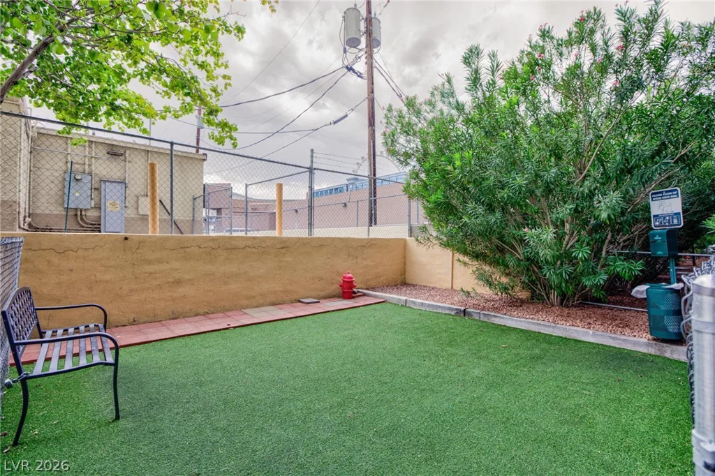 211 Flamingo, Las Vegas, NV 89169