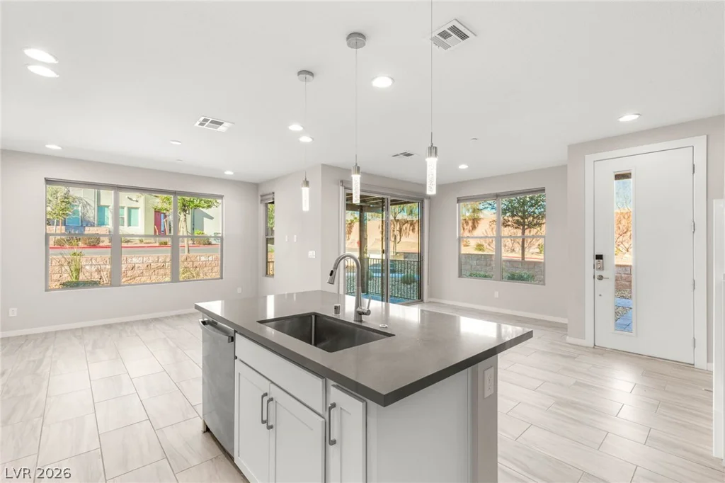 1246 Bow Peak, Las Vegas, NV 89135