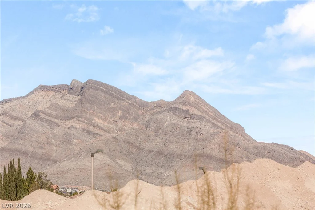1246 Bow Peak, Las Vegas, NV 89135