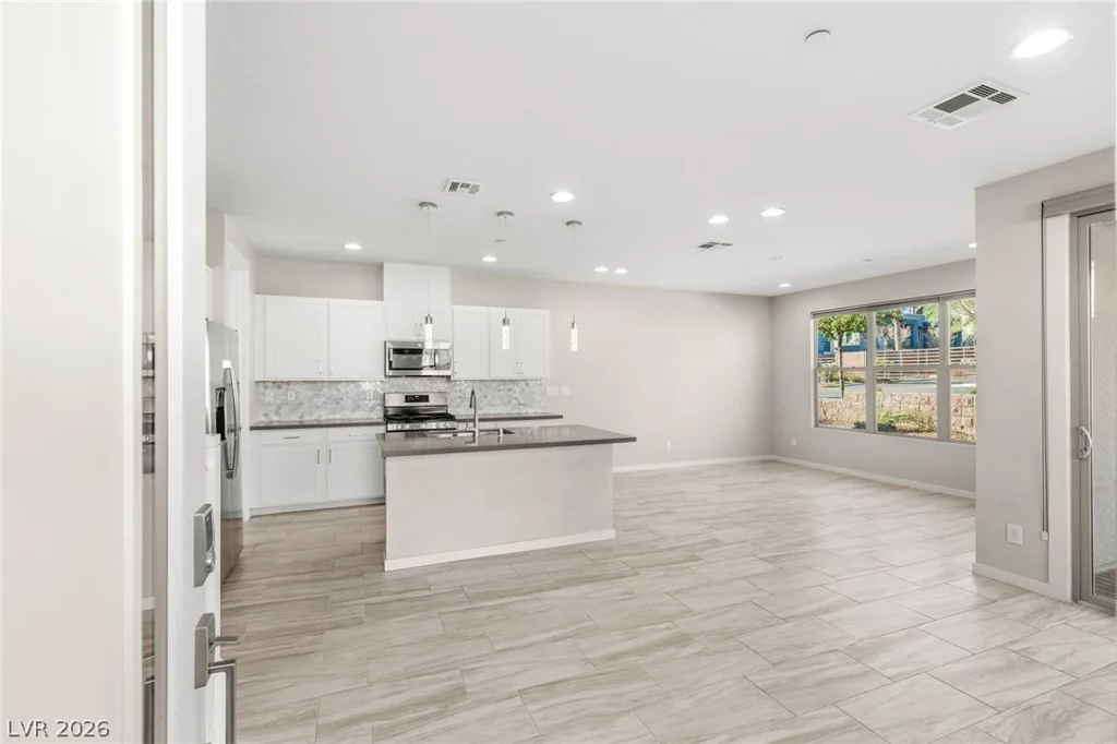1246 Bow Peak, Las Vegas, NV 89135