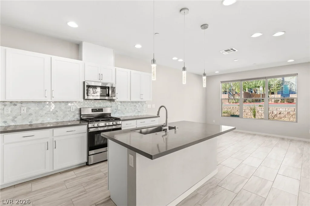 1246 Bow Peak, Las Vegas, NV 89135