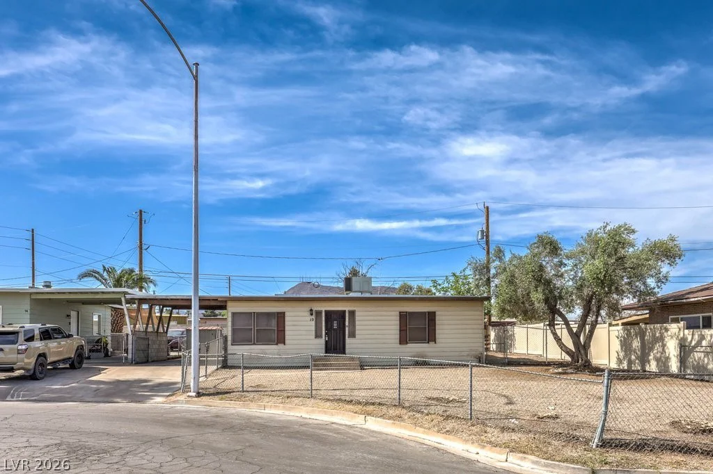10 California, Henderson, NV 89015