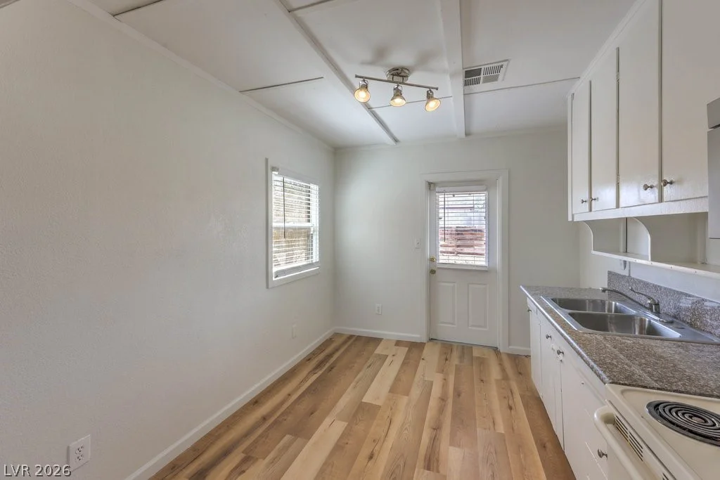 10 California, Henderson, NV 89015