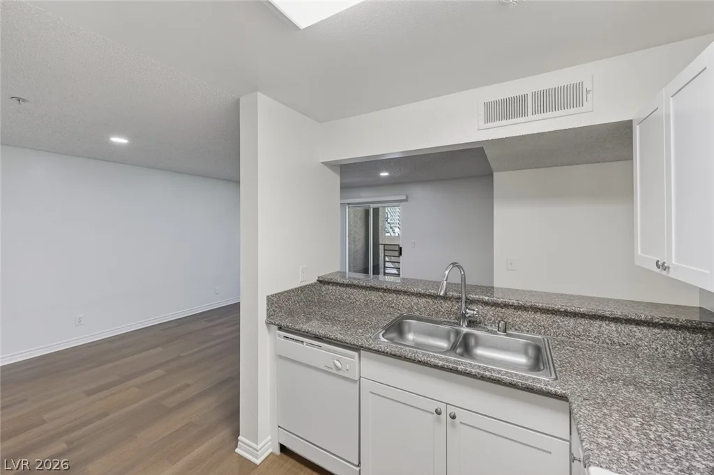 2121 Blue Breeze, Las Vegas, NV 89128