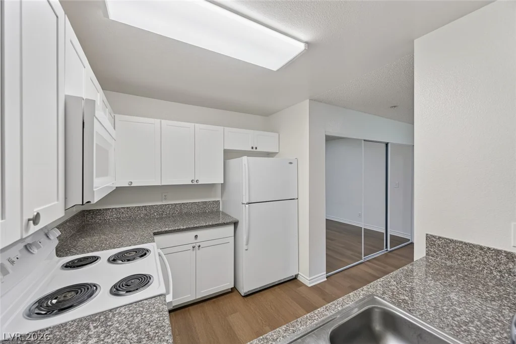 2121 Blue Breeze, Las Vegas, NV 89128