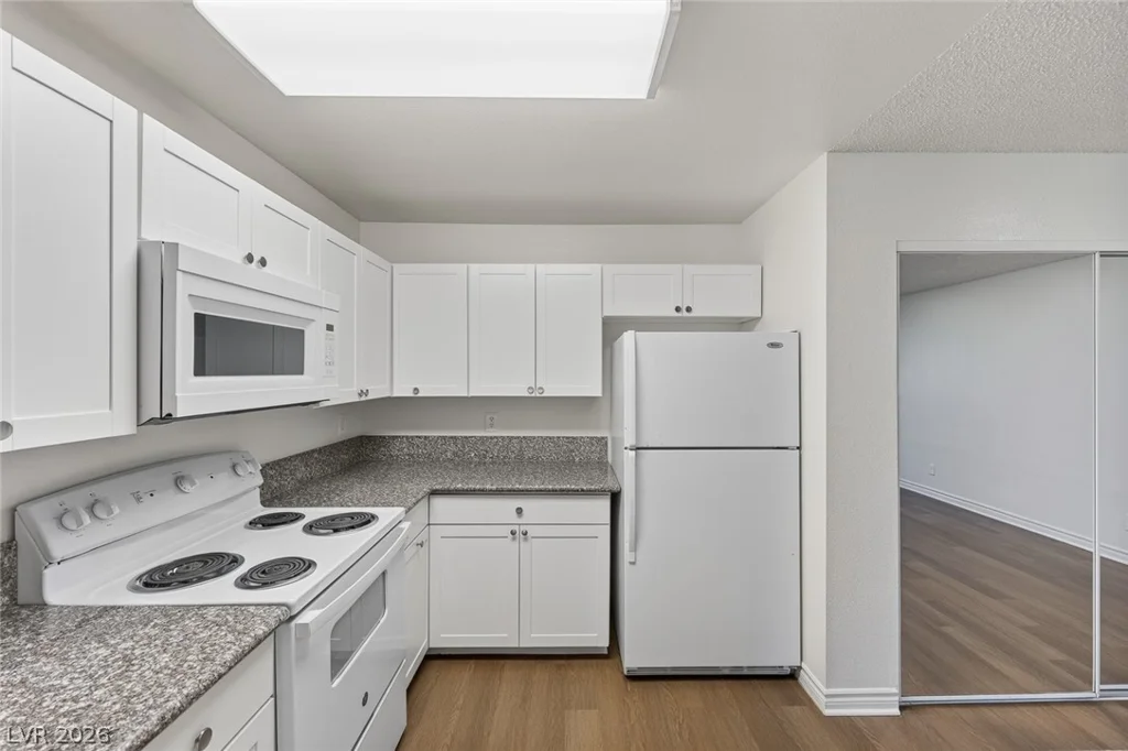 2121 Blue Breeze, Las Vegas, NV 89128