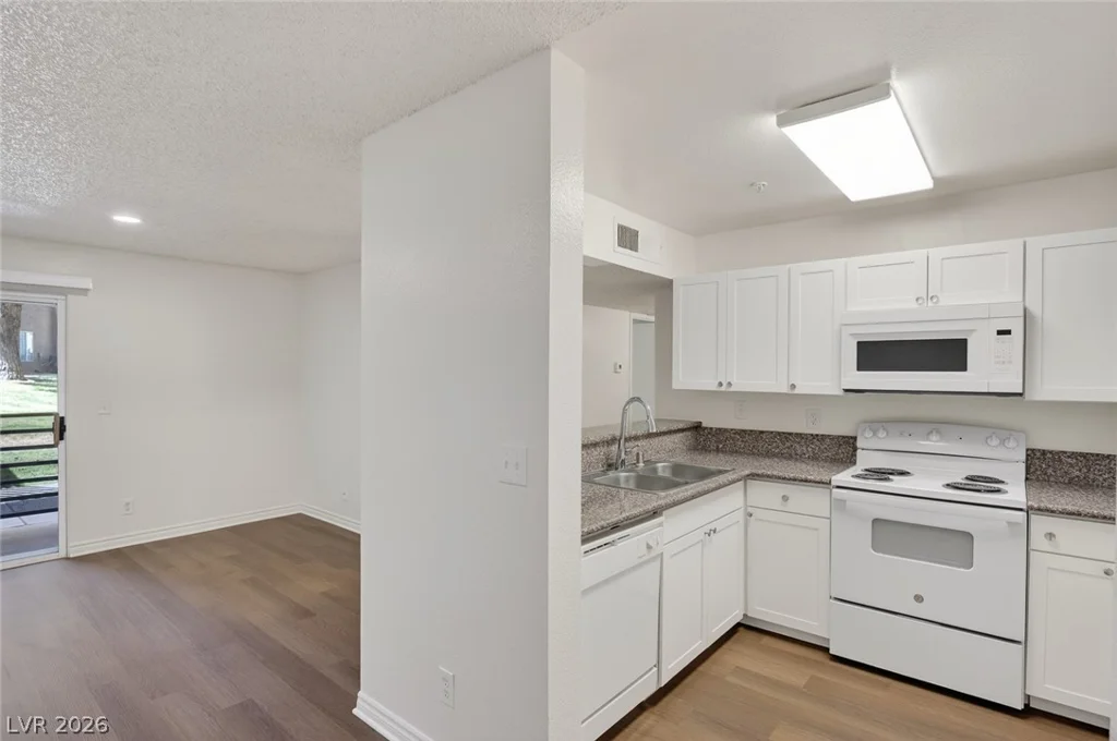 2121 Blue Breeze, Las Vegas, NV 89128