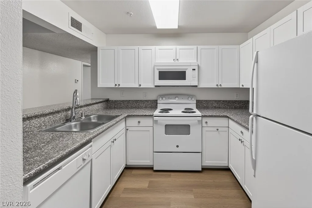 2121 Blue Breeze, Las Vegas, NV 89128